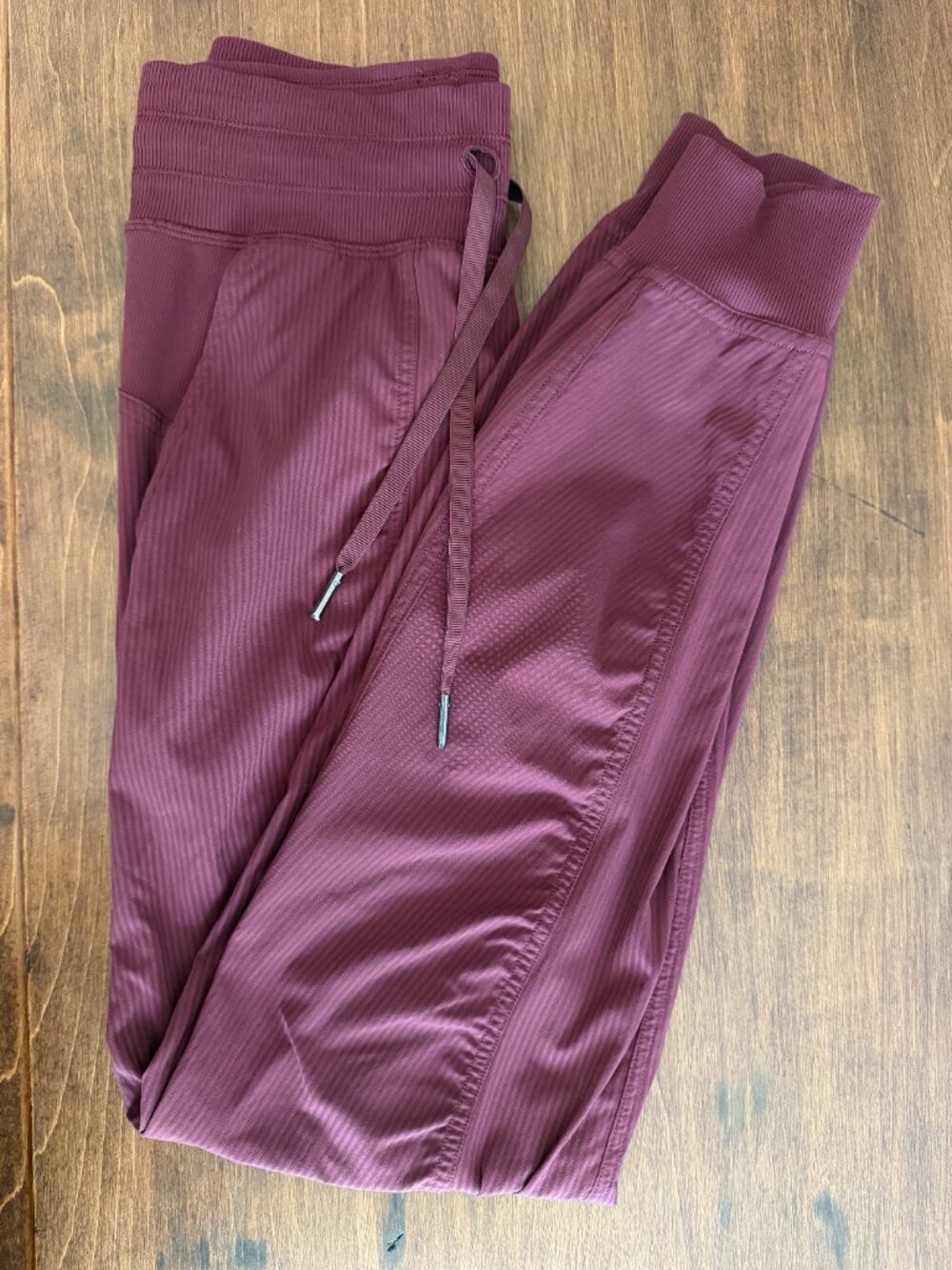 Lululemon Dance Studio Mid-Rise Jogger Mulled Wine Size 0 - 28" inseam EUC